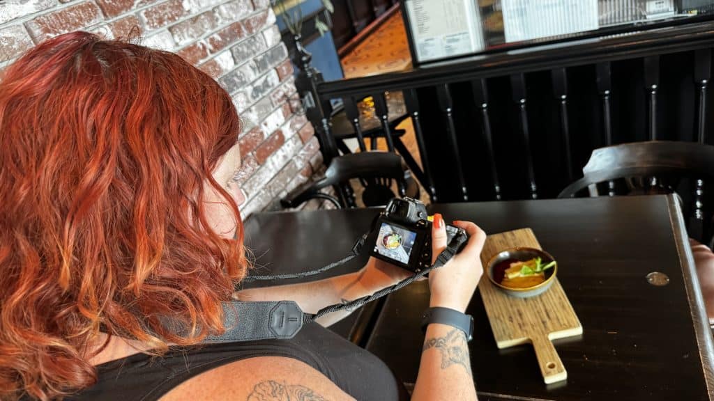 Shooting Photo Culinaire Restaurant Au Bureau Macon 06 - Cécile, photographe au Fémin'Ain, sublime la nouvelle carte "brunch" du restaurant "Au Bureau" de Mâcon - 💜 Votre photographe au Fémin'Ain Cécile Clerfayt en Saône-et-Loire, Rhone-Alpes & Loire